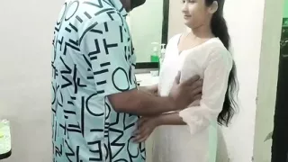 Bhabhi ko gandi gandi video dikha kar josh me la jar chod diya