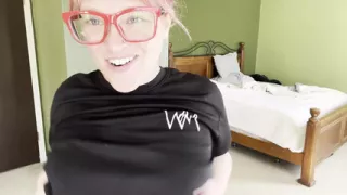 Gorgeous BBW Strips Naked and Jiggles Her Fat Ass Before Counting You Down to Cum