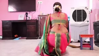 Neighbor calls bhabhi home and has sex with her sexy bhabhi Hard Fucking With Hindi Audio