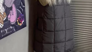 Bonie and Clyde Masturbation Stand Jeans Jacket Pussy Wet Fingering Rubbing Rubbing Clitoris Trembling Twitch Moaning Blonde Couple