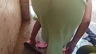 Bath Open Show Desi Bhabhi