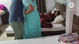 Uncle father-in-law left the young daughter-in-law by luring the daughter-in-law with the necklace of the necklace