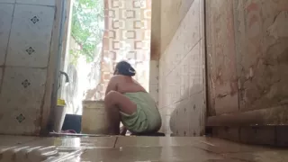 Sex Bhabhi with Bathroom Open Video