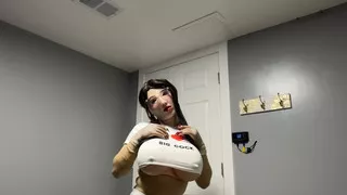 Hot trans Wearing her favorite white leggings in her nice ass and toys