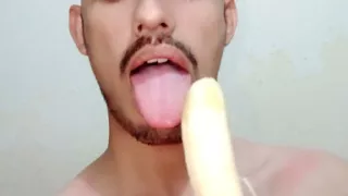 I Love Sucking Bananas