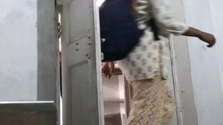 Indian school girl and her boyfriend classroom me chudachudi karne lgi