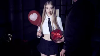 Sweet Lina VR Porn: Love On A Leash - DarkRoomVR