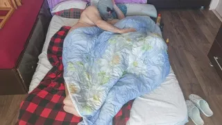 Hot couple erotic massage with oil on the body. Amateur wife gives me a handjob until I cum. Hot amateur couple crazy sex in the