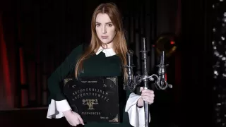 Scarlett Jones VR Porn: The Real Magic - DarkRoomVR