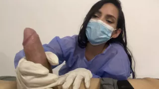 My patient got really hard, I couldn't resist - PORNO EN ESPAÑOL