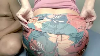 She Wears Tight Leggings to Show off Her Curves in Public Chat.