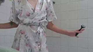 Cutting vaginal hairs