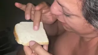 Fucking and Giving Cum to My Bitch to Eat with Bread