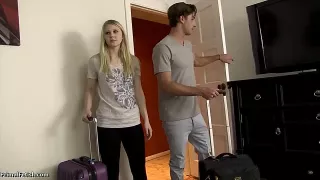 Mit Sex weckt ihn das blonde Girl auf