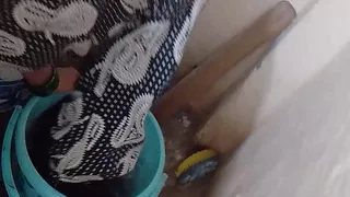 Wife who went to take a bath put his big again