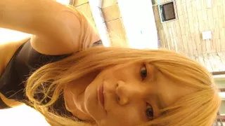 A blonde cross-dressing boy wore a black swimsuit and masturbated in an open-air bath and felt good!