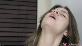 Solo brunette Minni Love naked plays with herself in 4K.