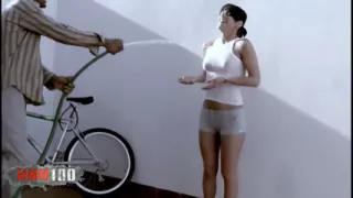 Chili: Young Latina Playing