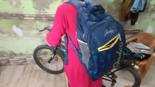 On the pretext of going to college, she reached her boyfriend's room to!