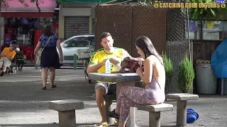 Schwarzhaariges Girl von der Straße abgeschleppt