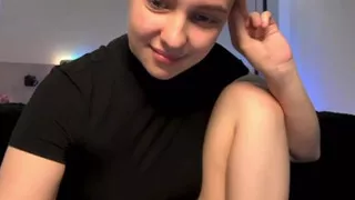 Cumming while fucking tinny pussy