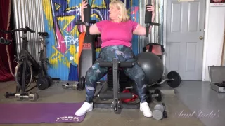 Catherine Can Works Out and Masturbates at the Gym