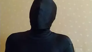 I masturbated comfortably with no makeup, muzzle and nose hook, and full body tights!