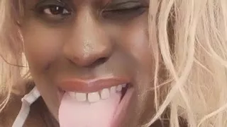 Anoniema Rose's bathroom thickness