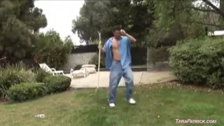 Cougar Teri Weigel uses her huge boobs to seduce the gardener