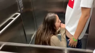 Sexo Publico En E Scensor Despues De La Fiesta Con Mi Amiga. Nos Descubren!