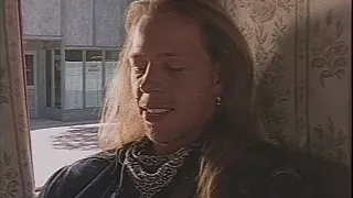 Servicekraft mit XXL Titten lässt sich in der Kutsche von dem Cowboy mit den langen Haaren vögeln