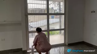 Customer Seduces Window Cleaner and Fucks Her Hard