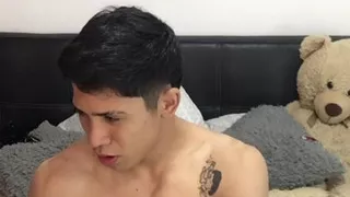 My hot girlfriend asks me to penetrate her and fill her pussy.