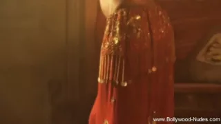 International beauty from sensual India is gorgeous naked