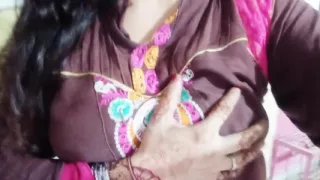 Incredible Sexy Body Taking Bath in Desi Bathroom and Peeing