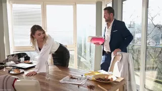 Blonde MILF Venera Maxima Makes the Move