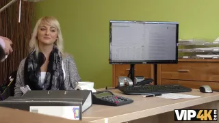 Katy Rose In Langelo Bionda Passa Volentieri Il Couch Casting