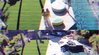 Farbiger Kolben fickt die Rosetten der beiden Bi-Luder in Netz-Lingerie