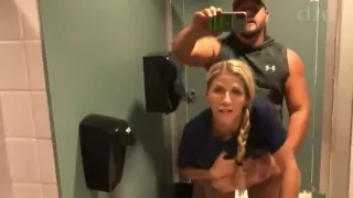 l infirmiére nique dans les chiottes