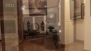 Ein schwarzer Kolben für die blonde Strapsschlampe mit dicken Möpsen