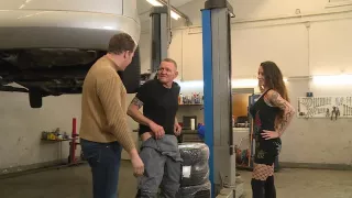 Deutsche Mutti in der Werkstatt geknallt