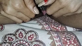 Mujhe mota lund chahiye koi hai jo mujhe kala or lumba