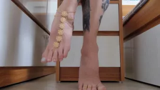 Footfetish Sexy Feet and Chain