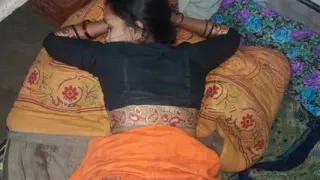 Bhabhi ko ghodi bana ke choda Indian school girl naic faking with husband Desi Indian