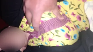 Saali jab gehri neend so rahi thi.uski gand aur boobs k sath mazey kiye.