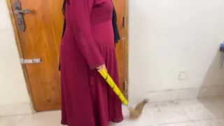 Arabian Beautiful Hotel Maid Cleaning My Room & I See Her Huge Ass & Huge Boobs