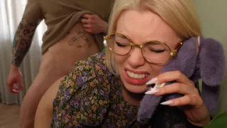 My Boyfriend Almost Heard My Sloppy Blowjob! I Had Hard Sex with My Coworker While He Was on the Phone