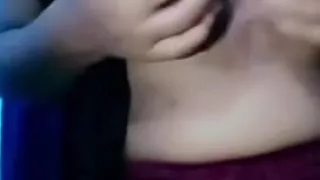 Indian girl showing big boobs in video call sexy boobs