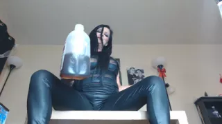 On your knee smoke feeding slave