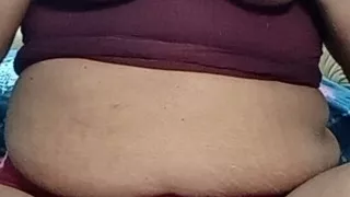 Desi bhabhi showing body on video call.